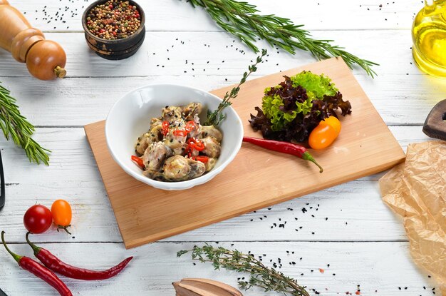 Kolacja przygotowana w domowej kuchni